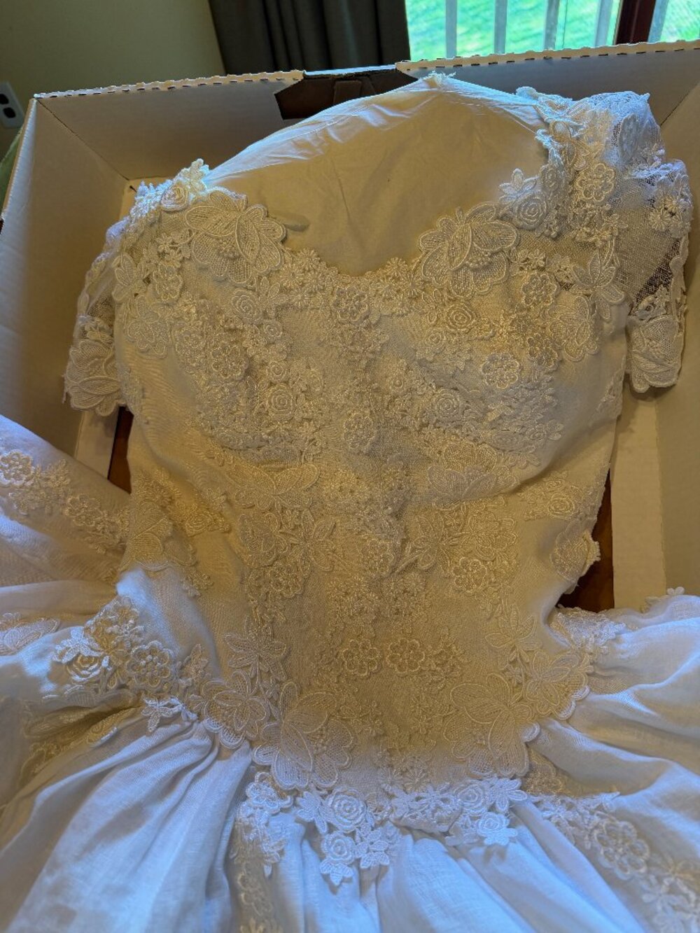 Priscilla of Boston Irish Linen Wedding Gown with Venise Lace - Picture 4 of 10